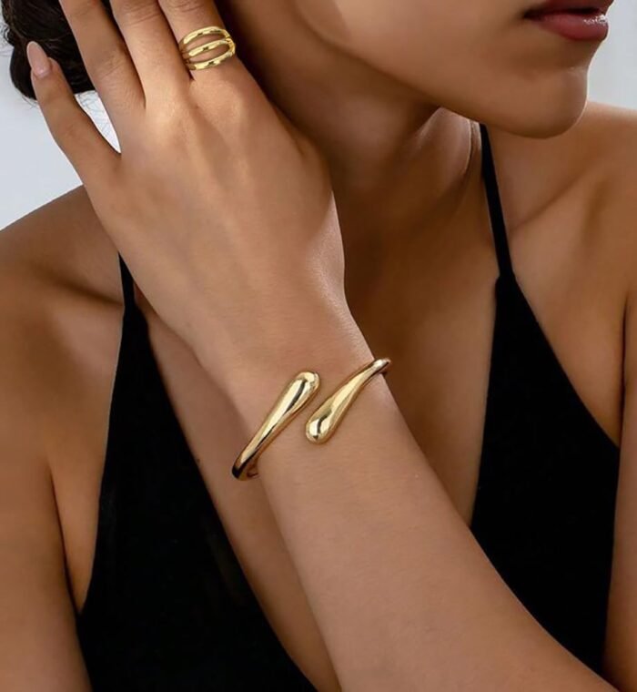 Chunky 14K Gold-Plated Stackable Bangles Set - Image 4