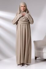 Islamic Gift Set: One-Piece Prayer Dress, Rug & Beads - Image 2