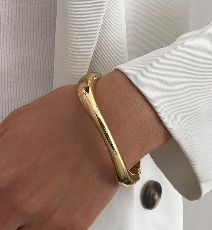 Chunky 14K Gold-Plated Stackable Bangles Set - Image 8